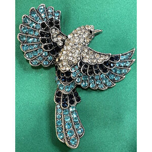 NWOT Flying Bird Brooch Pin Silver Toned Aqua Blue Crystal Rhinestone Animal